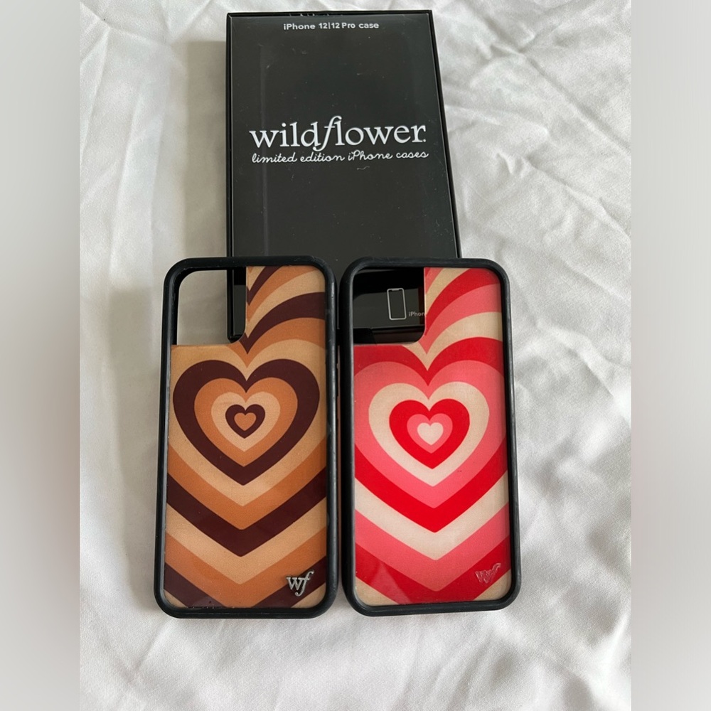 Wildflower cases + random - Iphone 12 pro